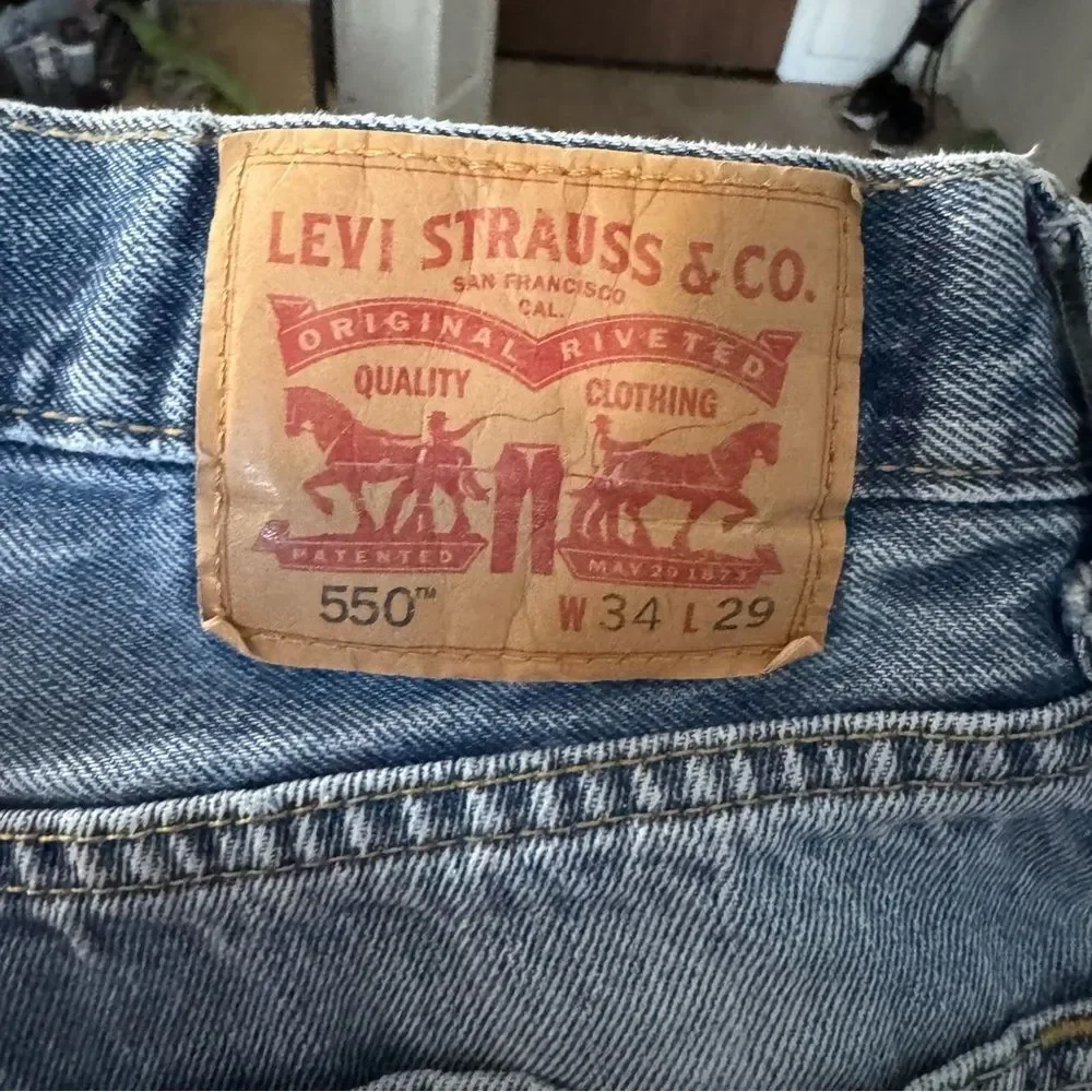 Levi’s 550 Relaxed Fit 34x29 Medium Wash Jeans